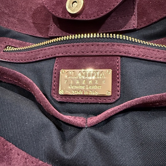 Elegant Burgundy Suede Handbag - Picture 7 of 14